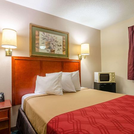 Rodeway Inn Mitchell Εξωτερικό φωτογραφία