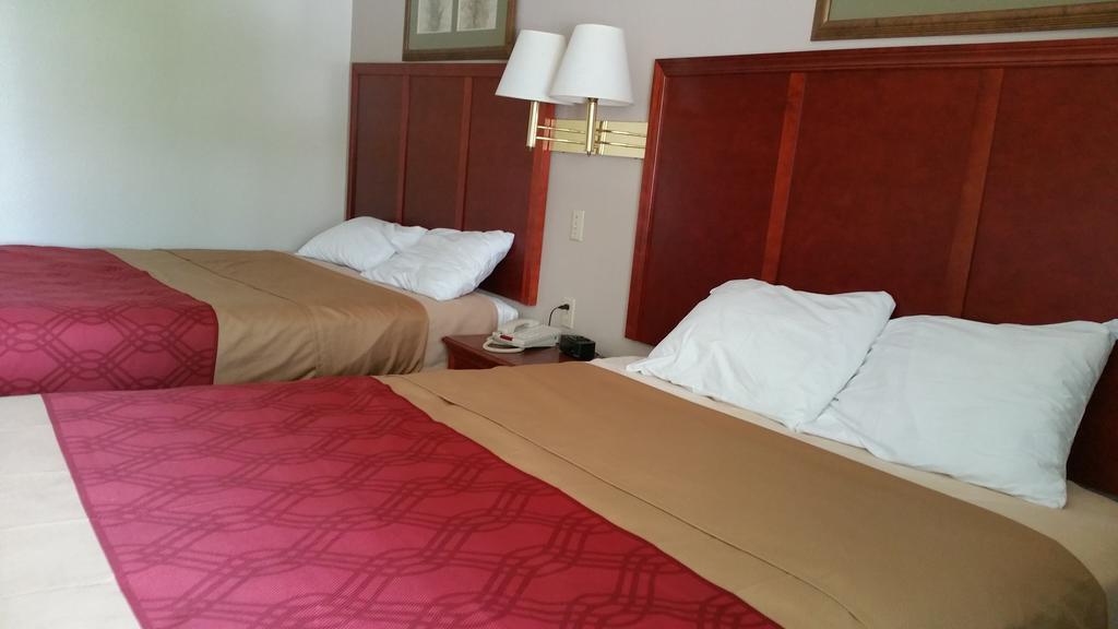 Rodeway Inn Mitchell Εξωτερικό φωτογραφία