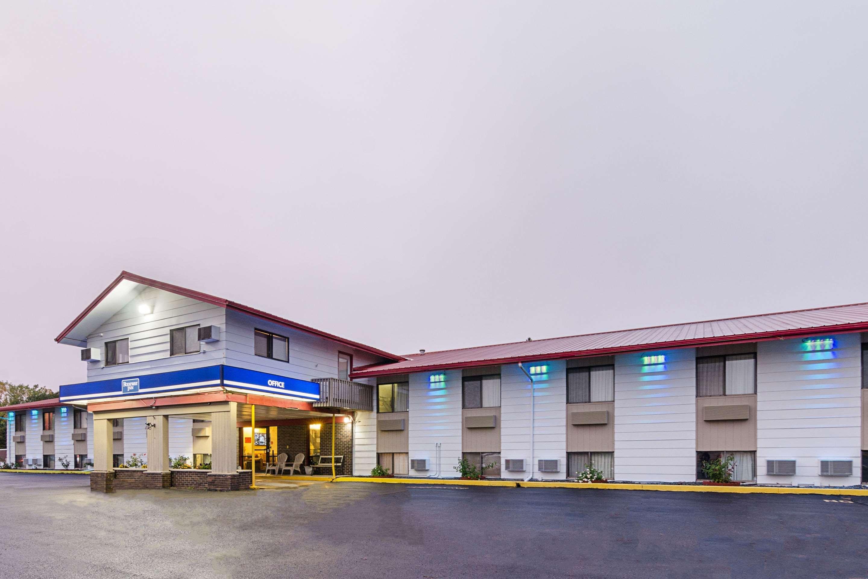 Rodeway Inn Mitchell Εξωτερικό φωτογραφία