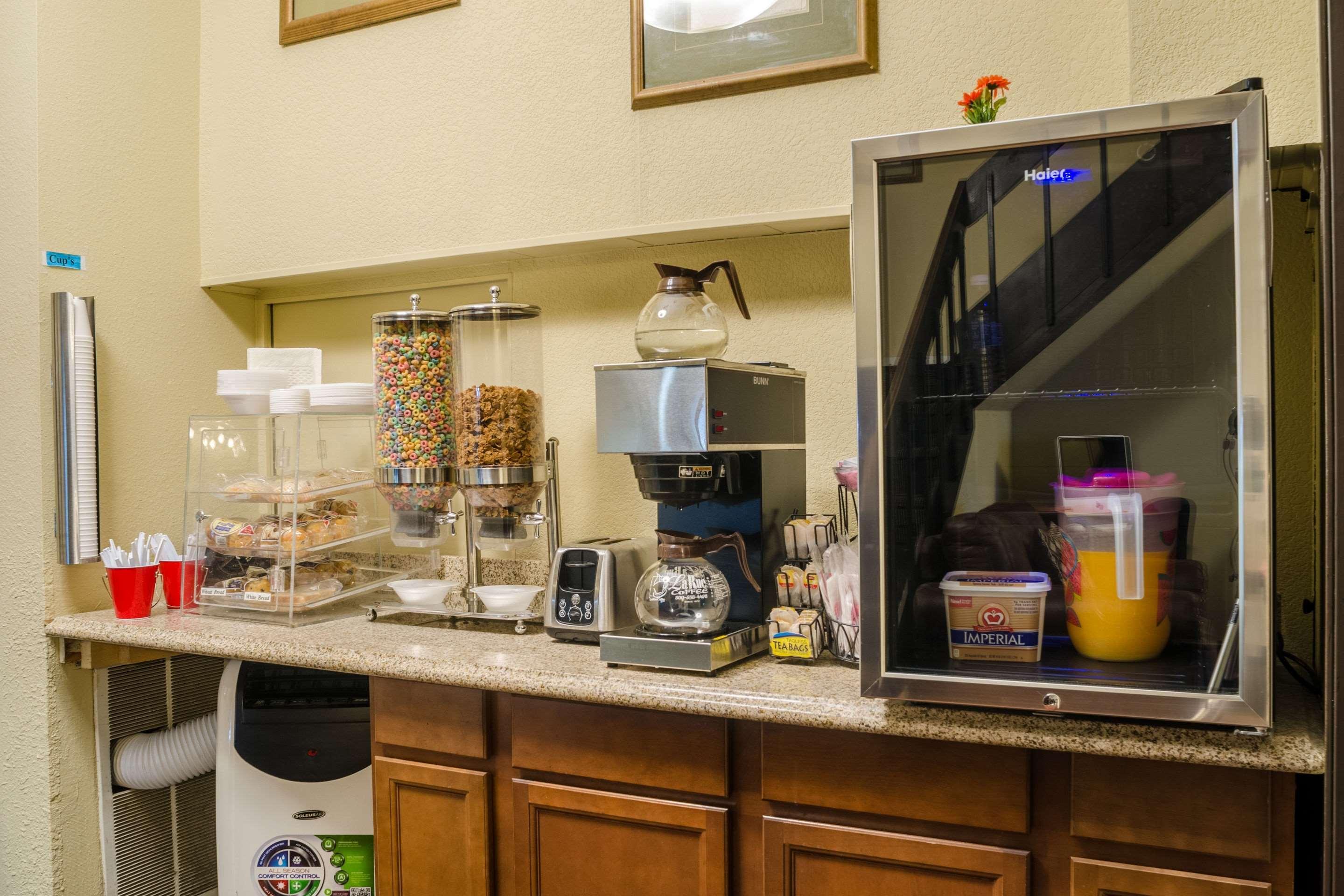 Rodeway Inn Mitchell Εξωτερικό φωτογραφία