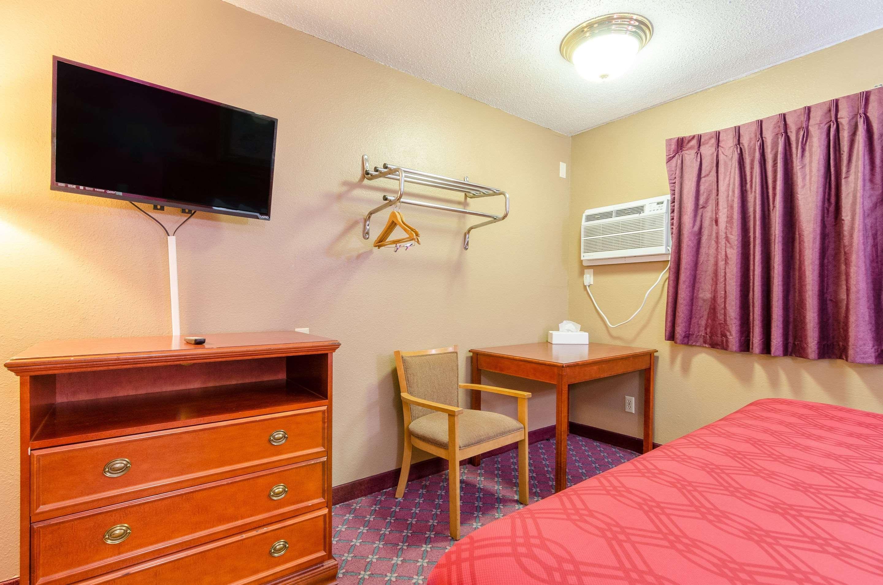 Rodeway Inn Mitchell Εξωτερικό φωτογραφία